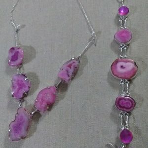 Necklace and bracelet set